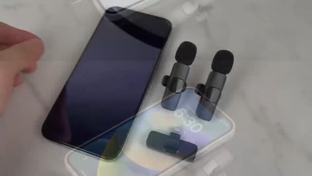 Professional Wireless Lavalier Lapel Microphone for iPhone, iPad, mini Video Recording Mic forInterview Video Podcast Vlog YouTube&Livestream, Noise Reduction, Plug &Play