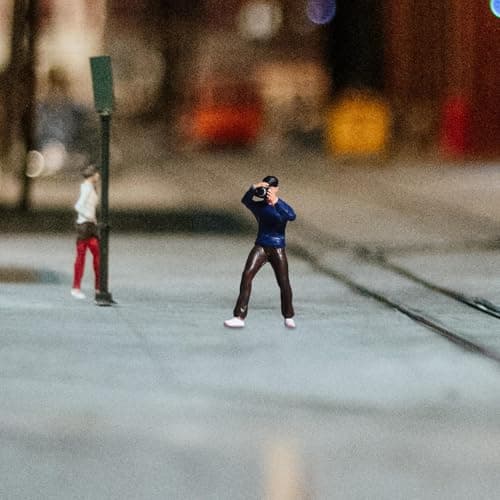 1/64 People Figure Street People Figure Mini Architectural Figurine for Train Layout Desktop Decoration, Photographer