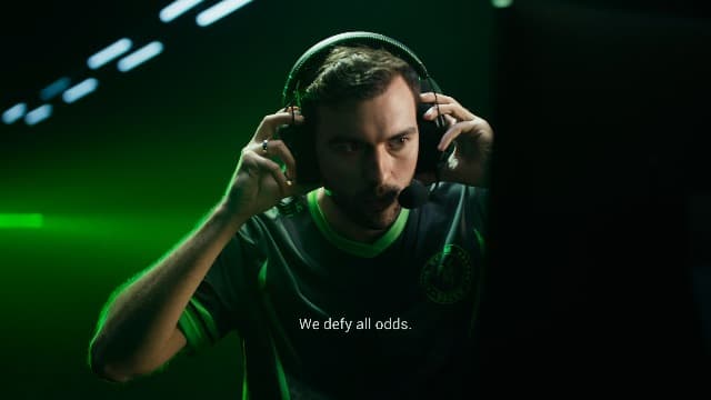 Razer Viper V3 Pro Wireless Esports Gaming Mouse: Symmetrical - 54g Lightweight - 8K Polling - 35K DPI Optical Sensor - Gen3 Optical Switches - 8 Programmable Buttons - 95 Hr Battery - Black