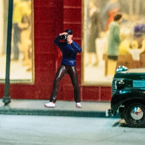 1/64 People Figure Street People Figure Mini Architectural Figurine for Train Layout Desktop Decoration, Photographer