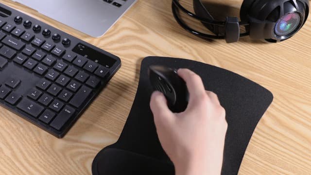 Wireless Keyboard and Mouse Combo, MARVO 2.4G Ergonomic Wireless Computer Keyboard with Phone Tablet Holder, Silent Mouse with 6 Button, Compatible with MacBook, Windows (Black)