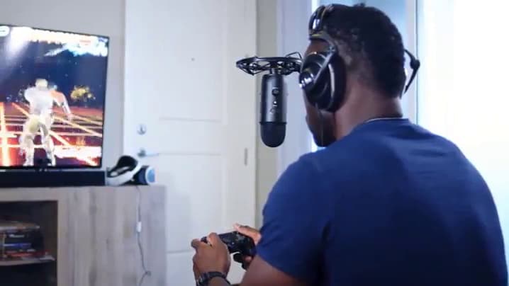Logitech Creators Blue Yeti USB Microphone for Gaming, Streaming, Podcast, YouTube, Discord, PC, Studio Sound, Plug & Play-Blackout