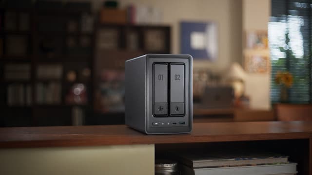 UGREEN NASync DXP2800 2-Bay Desktop NAS, Intel N100 Quad-core CPU, 8GB DDR5 RAM, 2.5GbE, 2 * M.2 NVMe Slots, 4K HDMI, Network Attached Storage (Diskless)