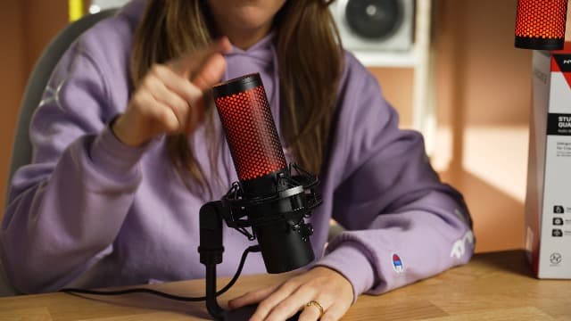 HyperX QuadCast 2 – USB Microphone for Gaming, Streaming and Podcasting, with On-Board Controls, LED Lighting, Removable Shock Mount, PC, Mac, PS5, PS4, USB-C - Black