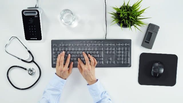 CHERRY Stream Keyboard Wired USB SX Scissors Mechanism QWERTY Whisper-Quiet Silent Keystroke for Home Office, Work or Personal Computer. Black