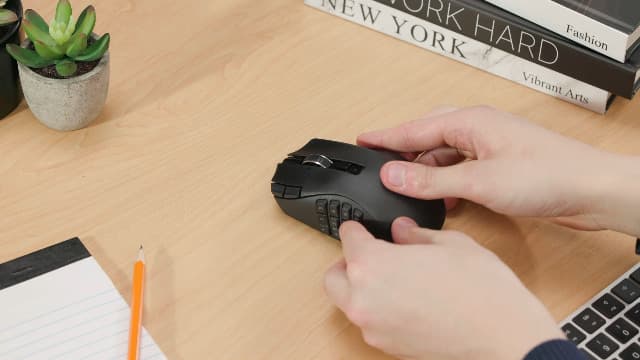 Razer Naga V2 HyperSpeed Wireless MMO Gaming Mouse: 19 Programmable Buttons - HyperScroll Technology - Focus Pro 30K Optical Sensor - Mechanical Mouse Switches Gen-2 - Up to 400 Hr Battery Life