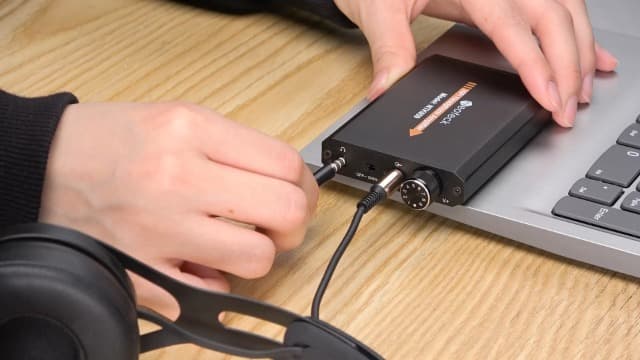 Neoteck Portable 3.5mm Headphone Amplifier Two-Stage Gain Switch, 16-150 Ohm, Aluminum Matte Surface