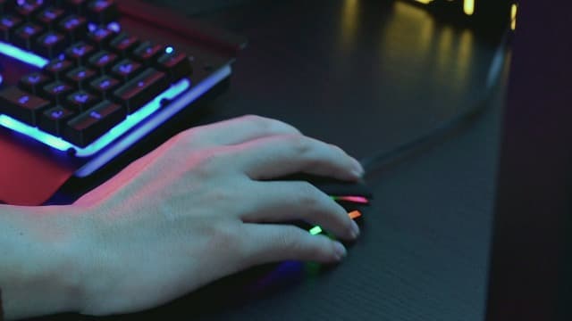 RisoPhy Gaming Keyboard, 104 Keys All-Metal Panel, Rainbow LED Backlit Silent Computer Keyboard, Wrist Rest, Multimedia Keys, Anti-Ghosting, Waterproof Light Up Wired Keyboard for PC Mac Gamer
