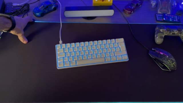 RGB Gaming Mouse Pad,Large Mouse Pad,13 Colors Led Light RGB PC Gaming Desk Mat, Non-Slip Rubber Based with Waterproof Coating Big Mouse Pad 31.5X11.8 in