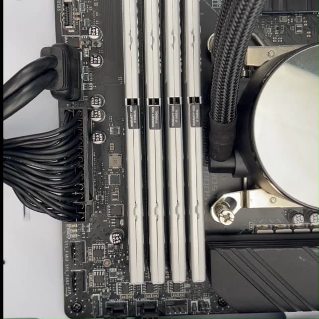 Computer Desktop Memory Ram DDR4 16GB(2x8GB) 3200MHZ CL16 1.35V XMP2.0 Overclocking with Heatsink for PC Gaming/Office/PS,Silver