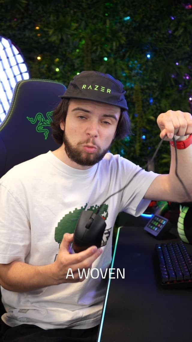 Razer DeathAdder V3 Wired Gaming Mouse: 59g Ultra Lightweight - Focus Pro 30K Optical Sensor - Fast Optical Switches Gen-3-8K Hz HyperPolling-6 Programmable Buttons -Ergonomic -Speedflex Cable- Black