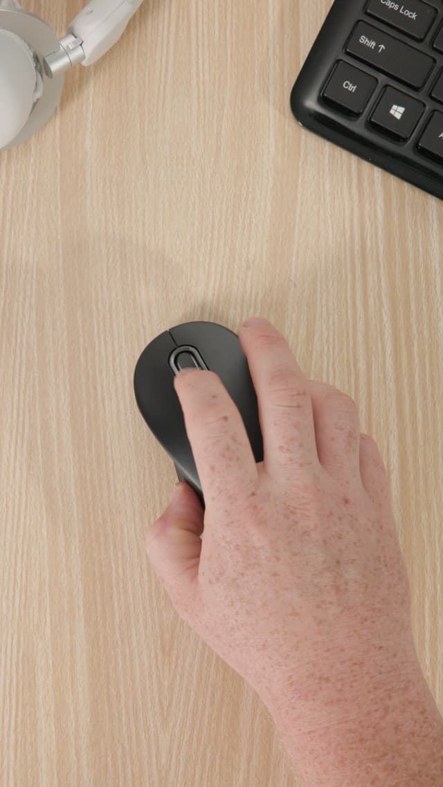 Logitech Signature M550 Wireless Mouse - for Small to Medium Sized Hands, 2-Year Battery, Silent Clicks, Customizable Side Buttons, Bluetooth, Multi-Device Compatibility - Black