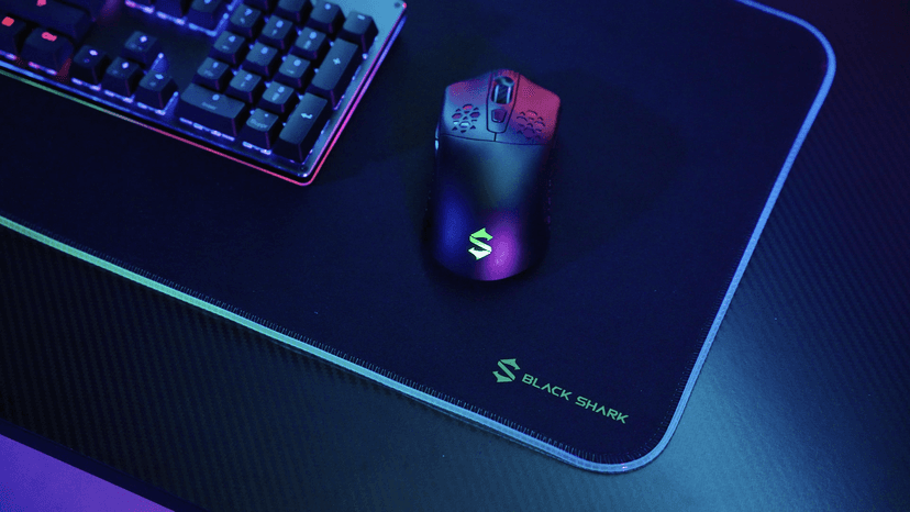 Black Shark RGB Mouse Pad 35.4"x15.75"x0.15" Extended Desk Mat with Smooth Surface and 11 Lighting Effects, Desk Pad with Anti-Fray Stitched Edges and Non-Slip Rubber Base, Gaming Mouse Pad Manta P7