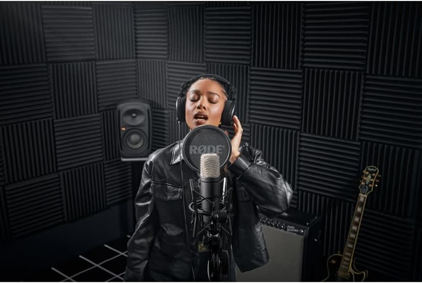 RØDE NT1 Signature Series Condenser Microphone with SM6 Shockmount and Pop Filter - Black