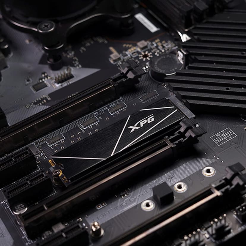 XPG 1TB GAMMIX S70 Blade - Works with PlayStation 5, PCIe Gen4 M.2 2280 Internal Gaming SSD Up to 7,400 MB/s (AGAMMIXS70B-1T-CS)