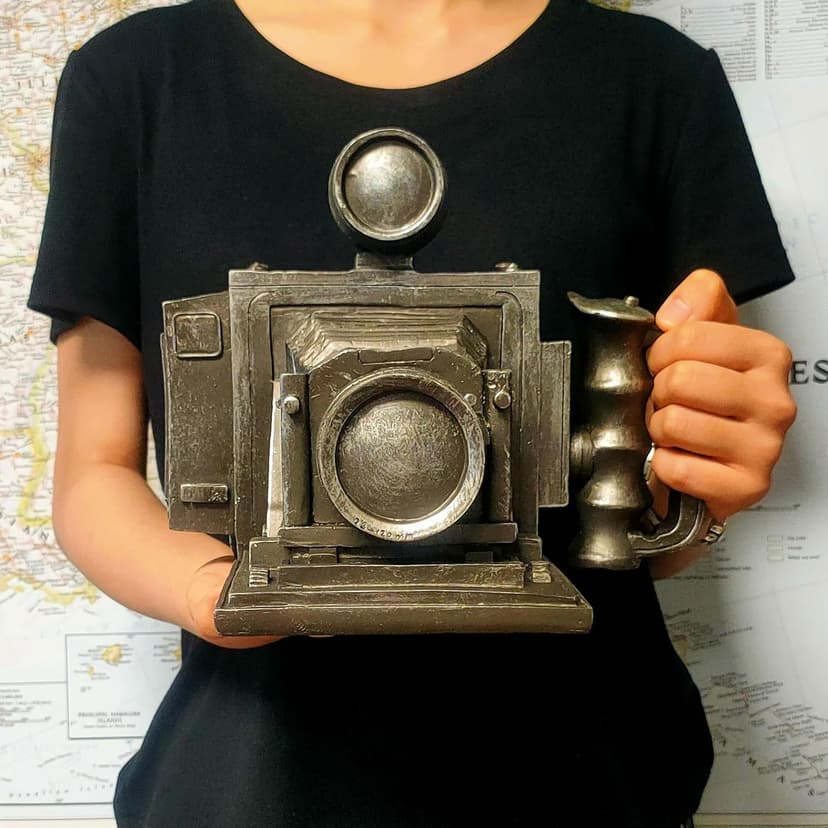Vintage Camera Model Silver Gray Camera Replica Camera Model Nostalgic Collective Statue Resin Ornament Cents Penny Piggy Bank Decoration for Desktop Bar Office Showcase Prop Unique Gift