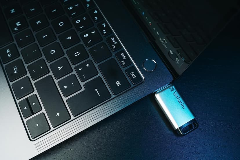 Verbatim 16GB Store'n' Go Secure Pro USB 3.0 Flash Drive with AES 256 Hardware Encryption - Silver